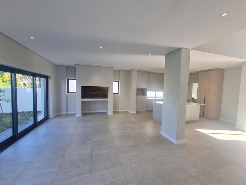 To Let 4 Bedroom Property for Rent in Croydon Western Cape